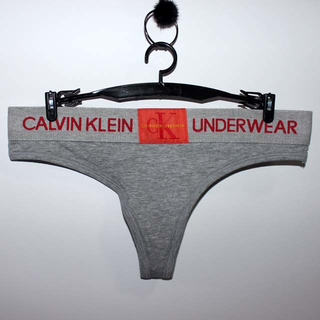 Спортивный комплект Calvin Klein Monogram серый Топ-лиф стринги - фото №5
