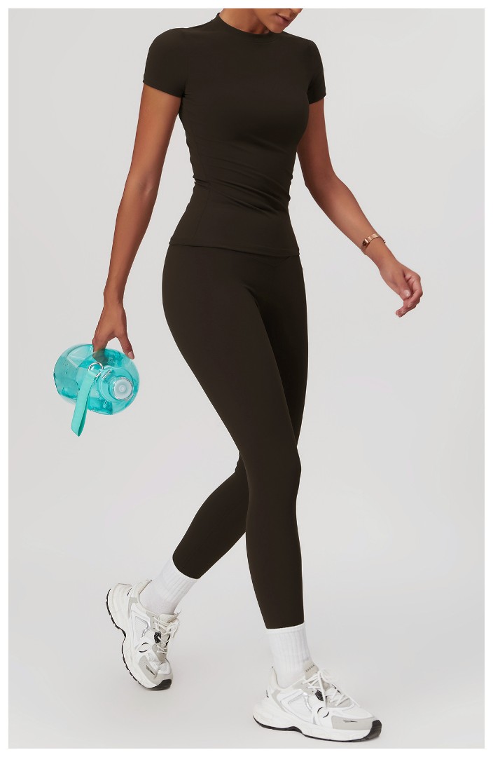 Спортивна подовжена футболка Slim dark brown фото 4