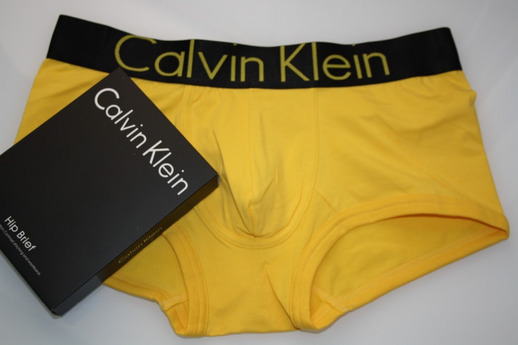 Мужские боксеры Calvin Klein желтые с черной резинкой - фото №3